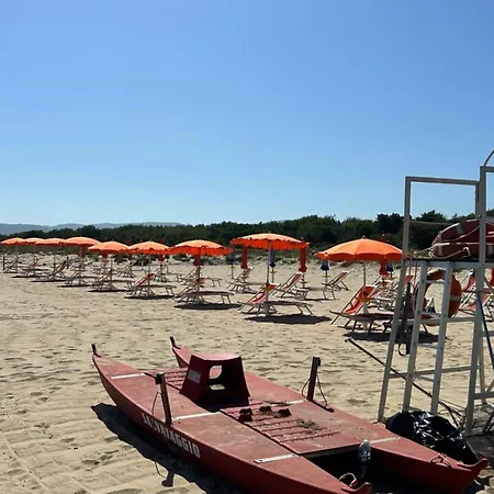 Viola Club Village & Foce Varano