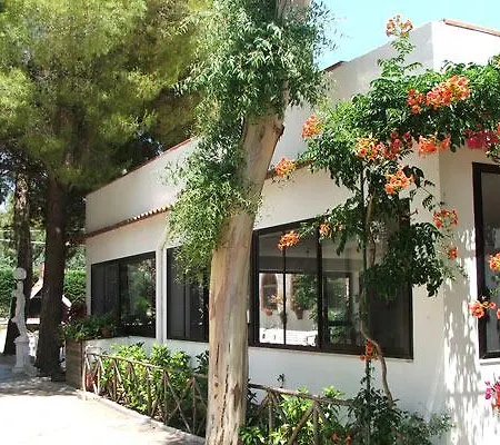 Viola Club Village & ホリデーパーク 3*