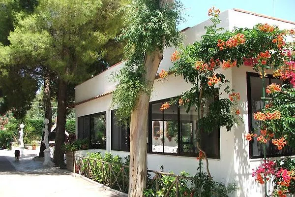 Viola Club Village & Parco vacanze 3*